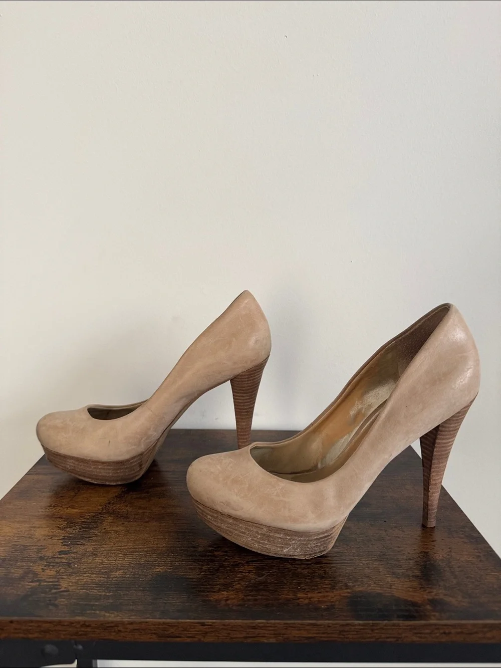 GUESS Beige/Tan Platform Pumps